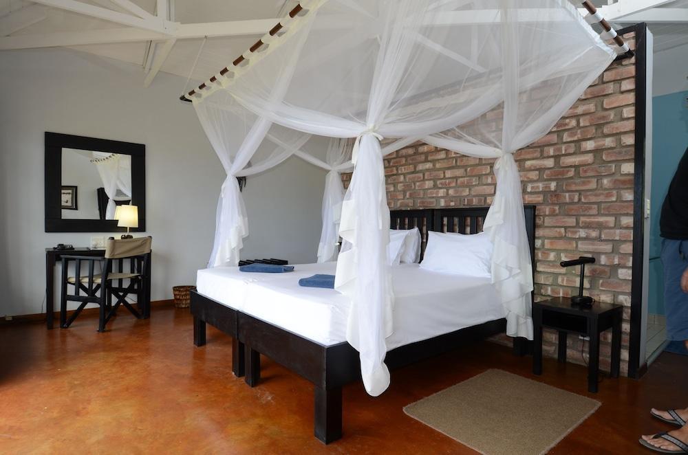 Gondwana Etosha Safari Lodge Окаукуехо Екстериор снимка