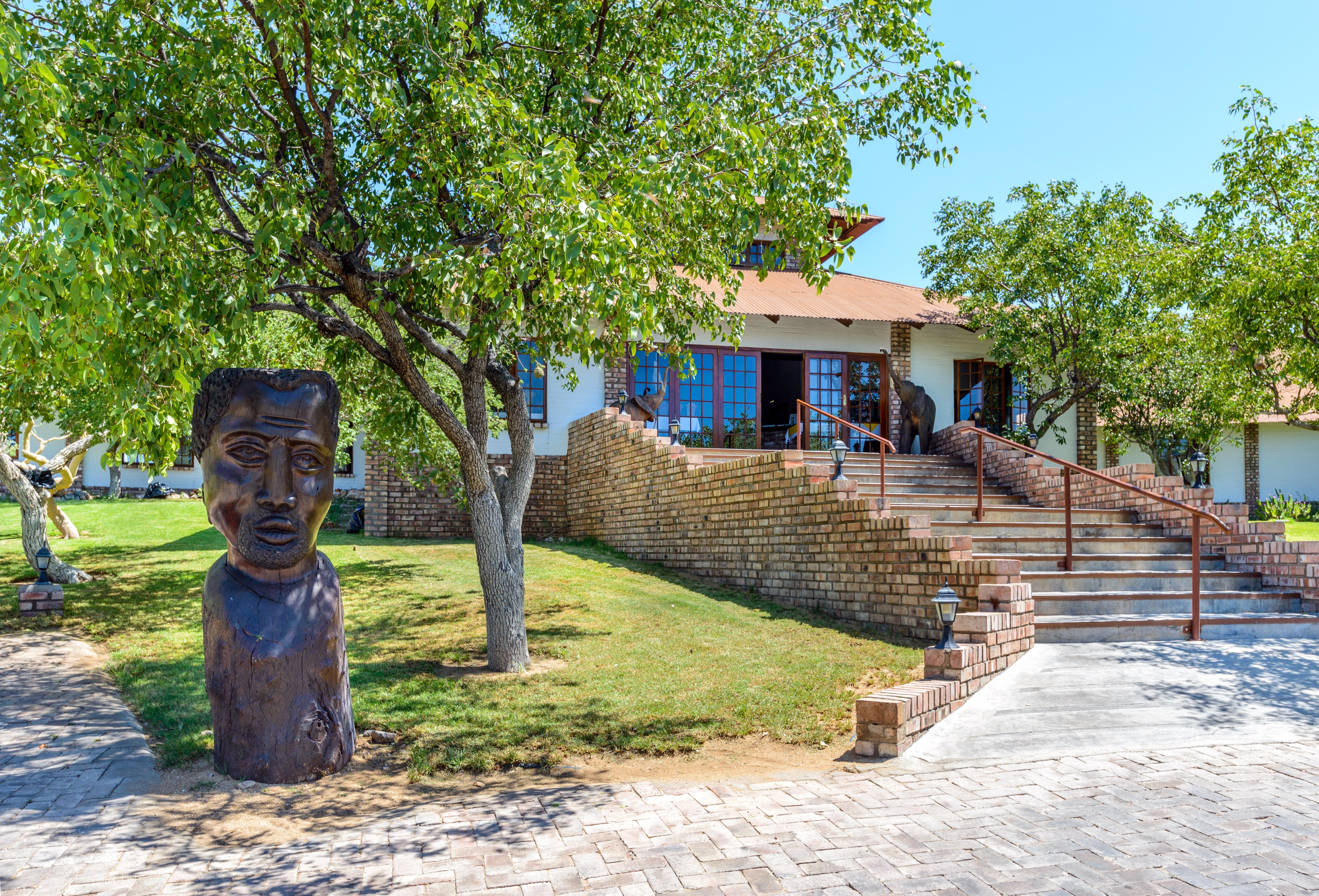 Gondwana Etosha Safari Lodge Окаукуехо Екстериор снимка