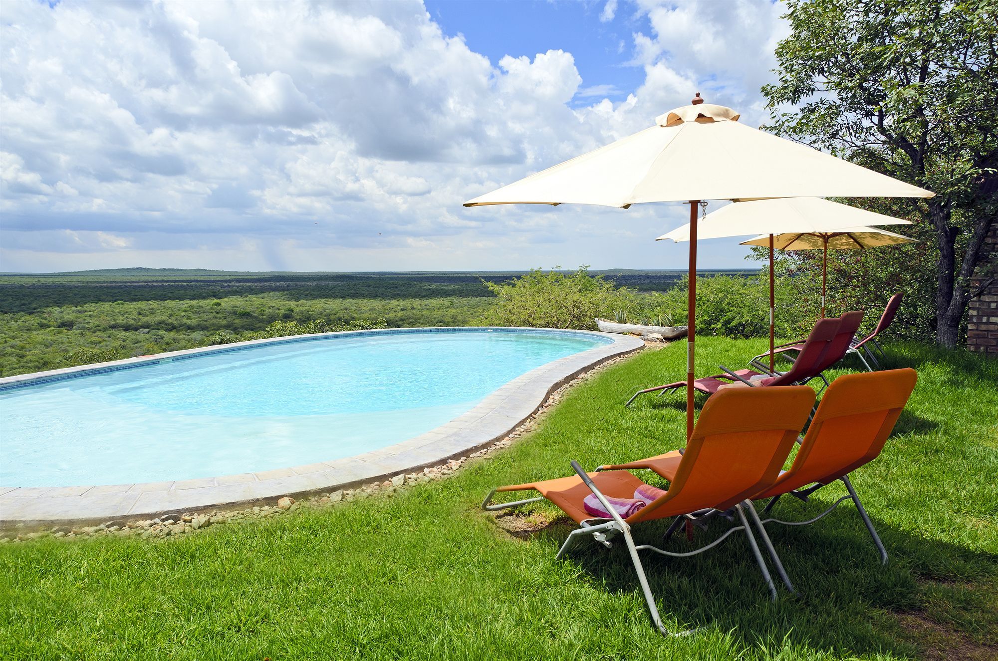 Gondwana Etosha Safari Lodge Окаукуехо Екстериор снимка